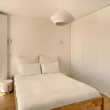 Modern & Bright With Pool By Homing Вилла *