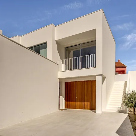 Modern & Bright With Pool By Homing * Эрисейра