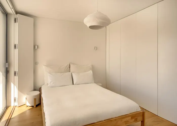 Modern & Bright With Pool By Homing Вилла *