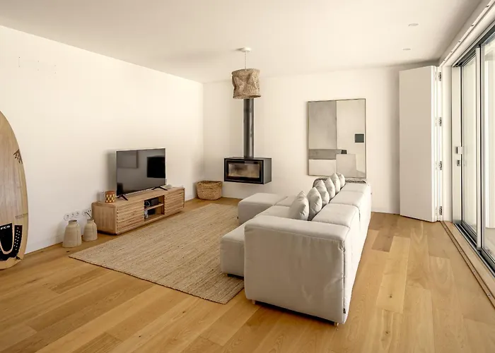 Вилла Modern & Bright With Pool By Homing *