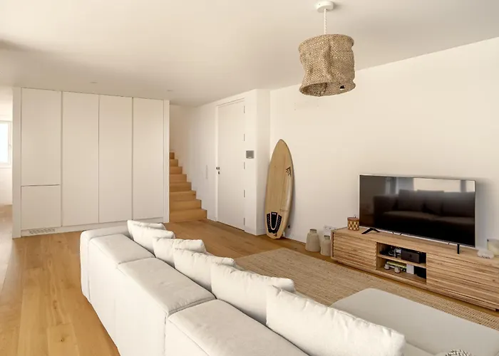 Modern & Bright With Pool By Homing Вилла Эрисейра