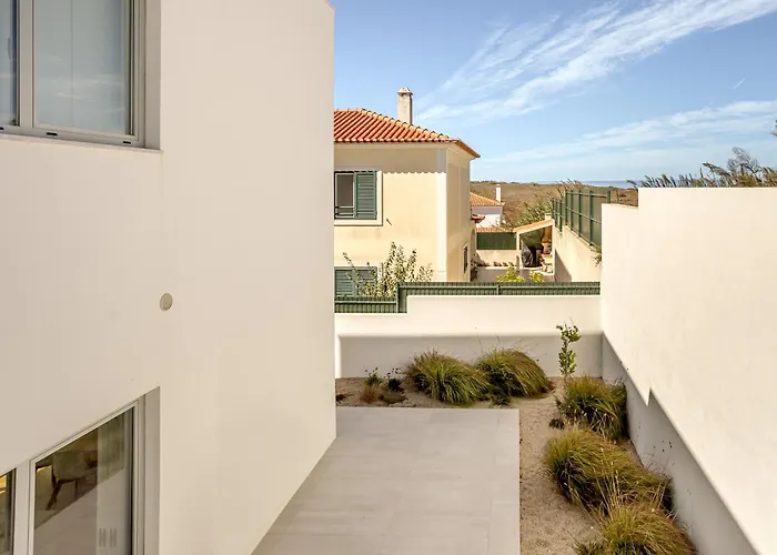 Modern & Bright With Pool By Homing Вилла *